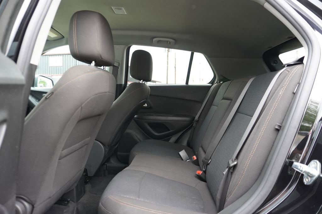 Used 2020 Chevrolet Trax LS w/ Tint and Cruise Package AWD/4WD image 4