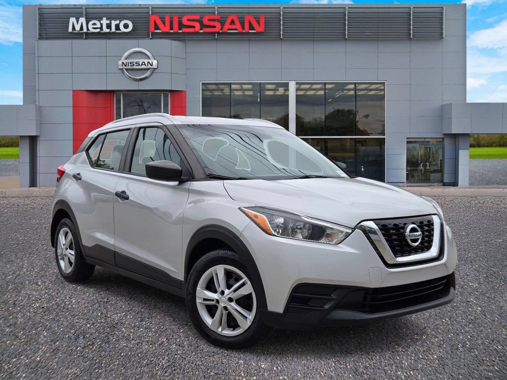 Used 2019 Nissan Kicks S FWD image 1