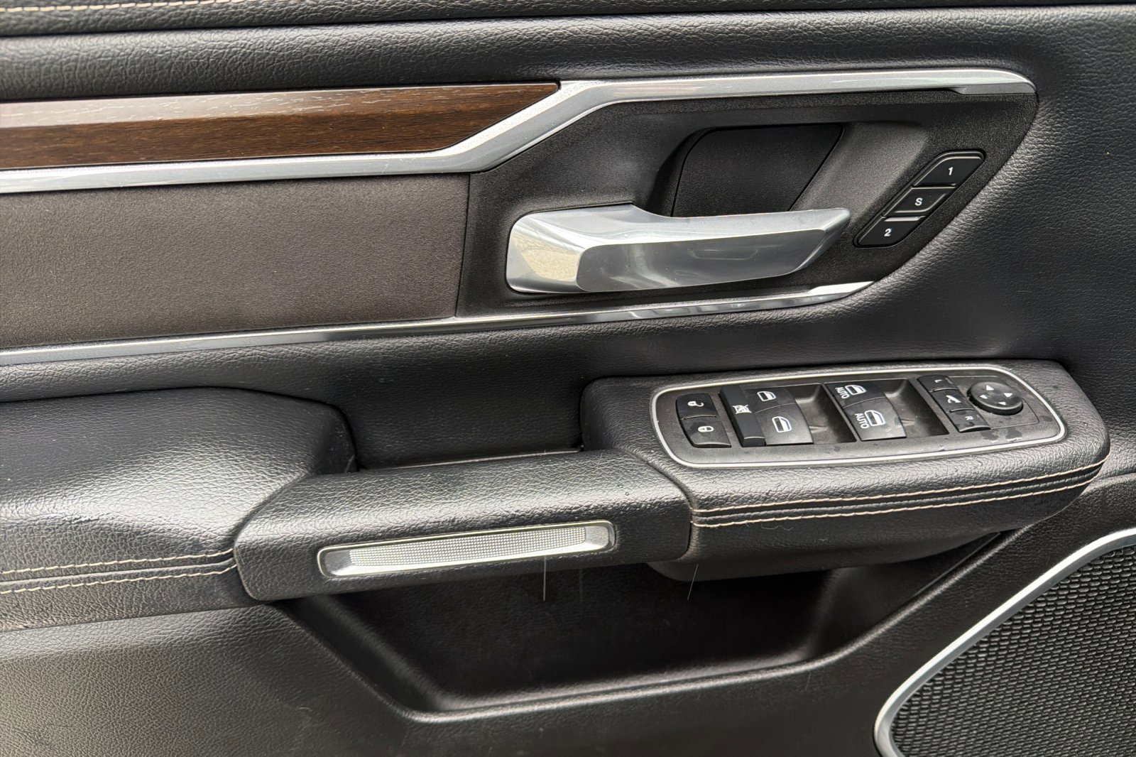 Used 2022 RAM 1500 Laramie image 10