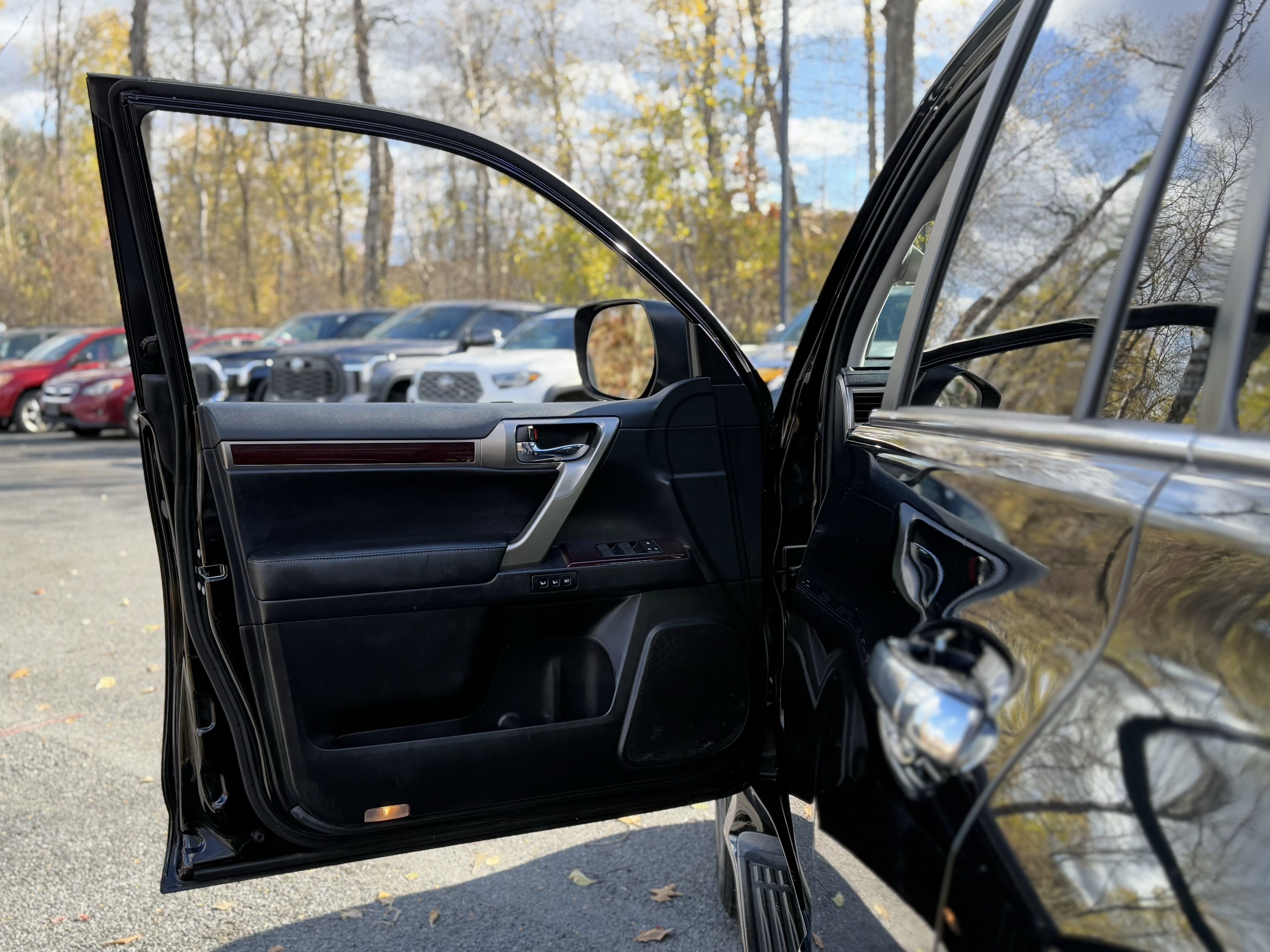 Used 2017 Lexus GX 460 image 25