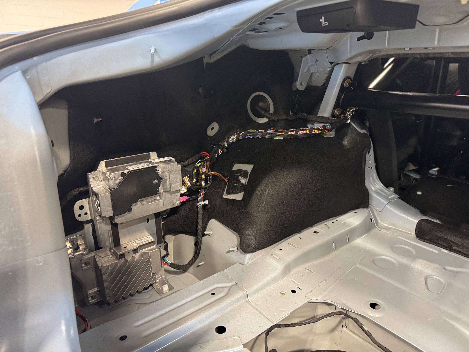 Used 2023 BMW M2 w/ Lighting Package image 92