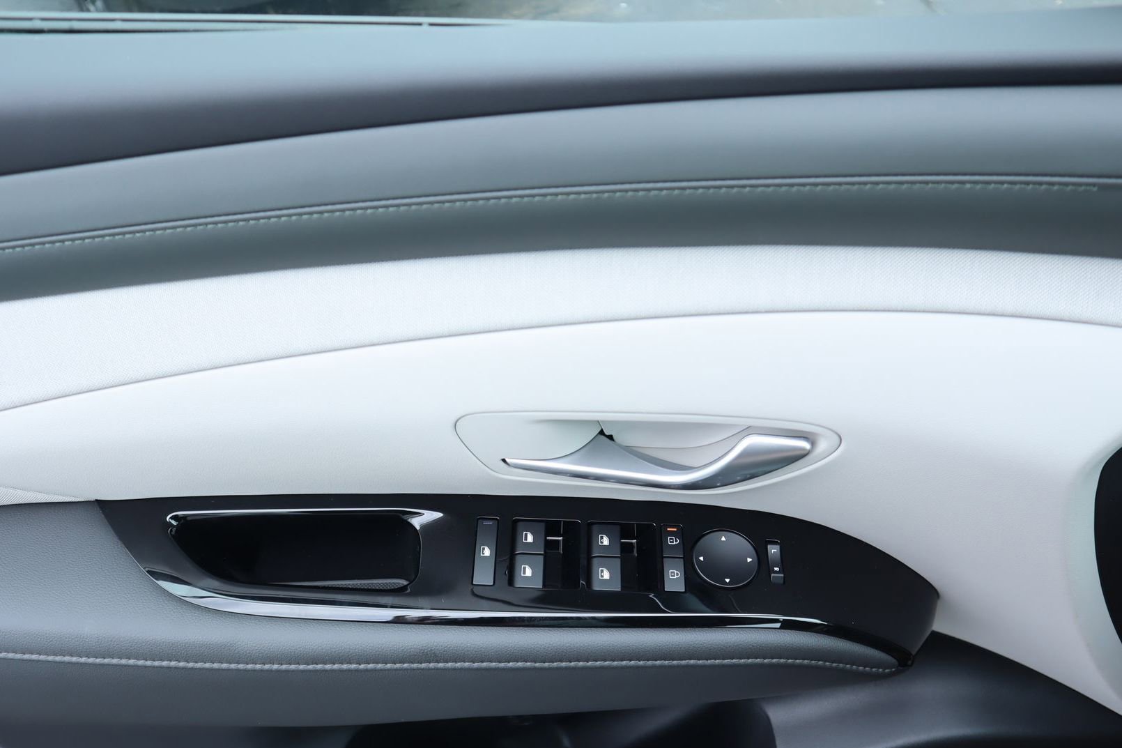 New 2026 Hyundai Tucson Limited image 23