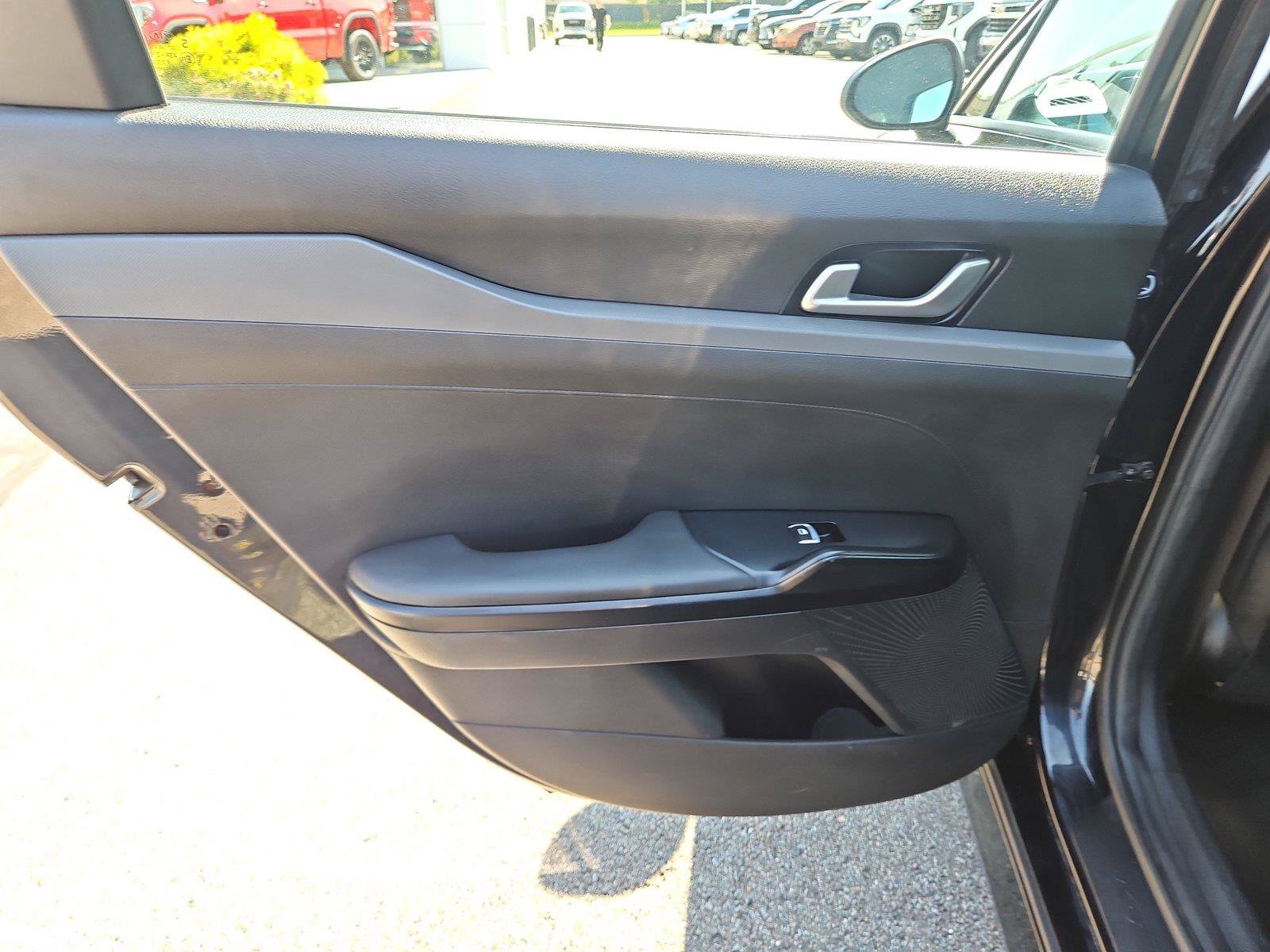 Used 2021 Kia K5 LXS FWD image 15