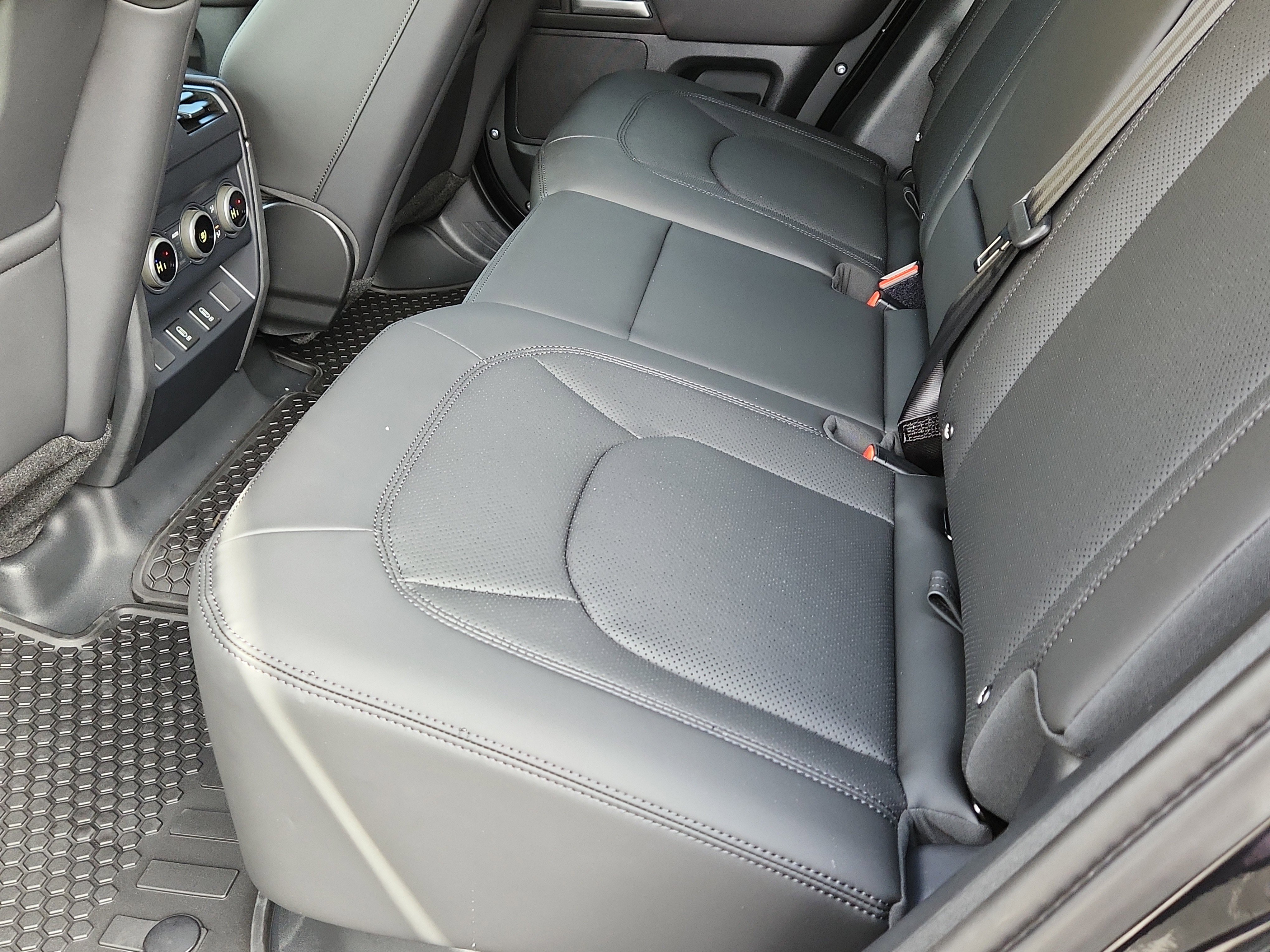 New 2026 Land Rover Defender 110 S image 12