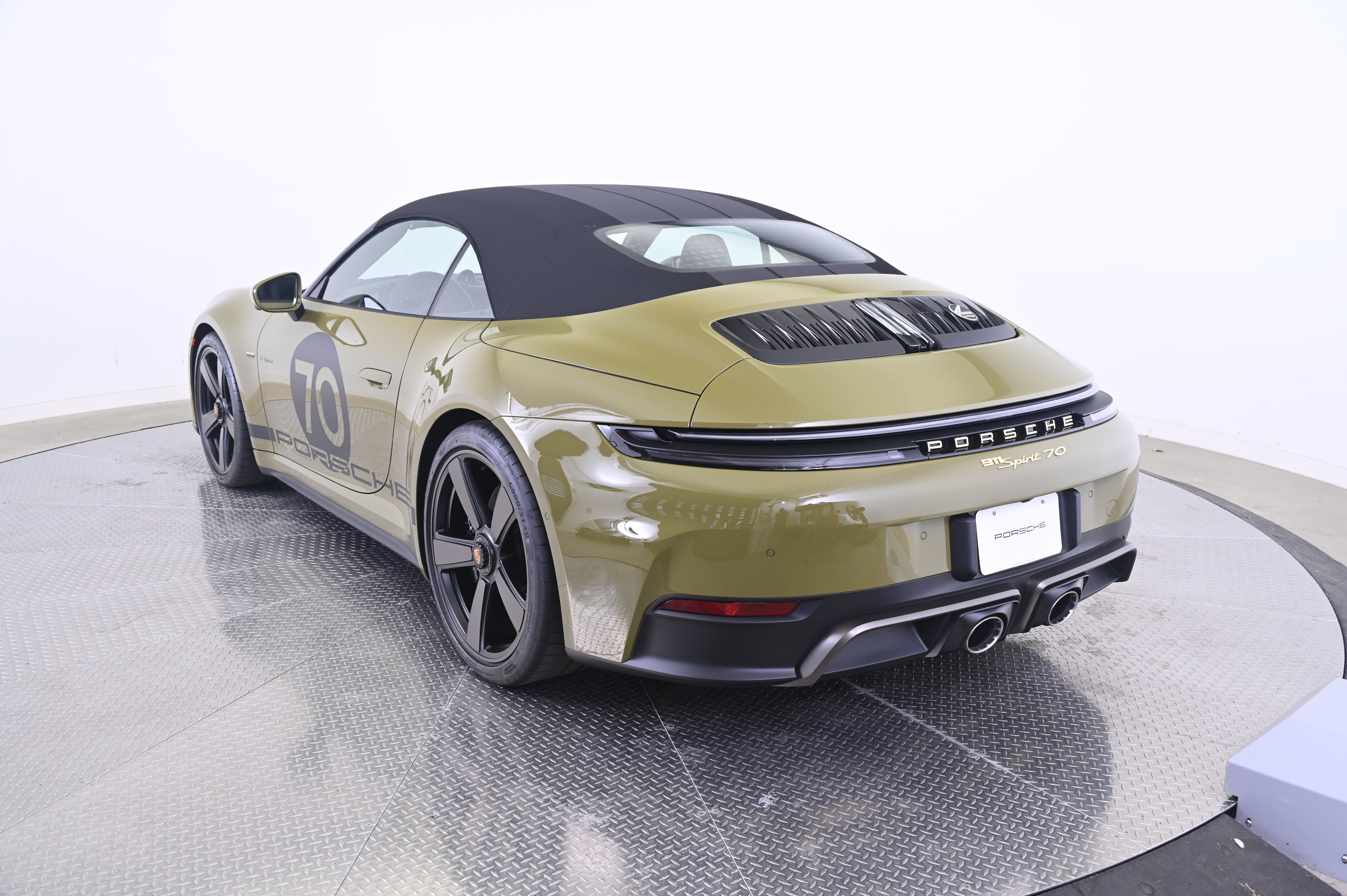 Used 2026 Porsche 911 GTS RWD image 13