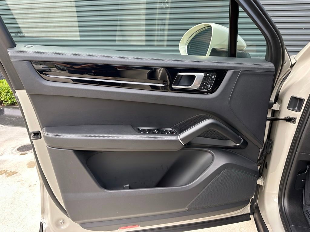 Certified 2023 Porsche Cayenne image 14