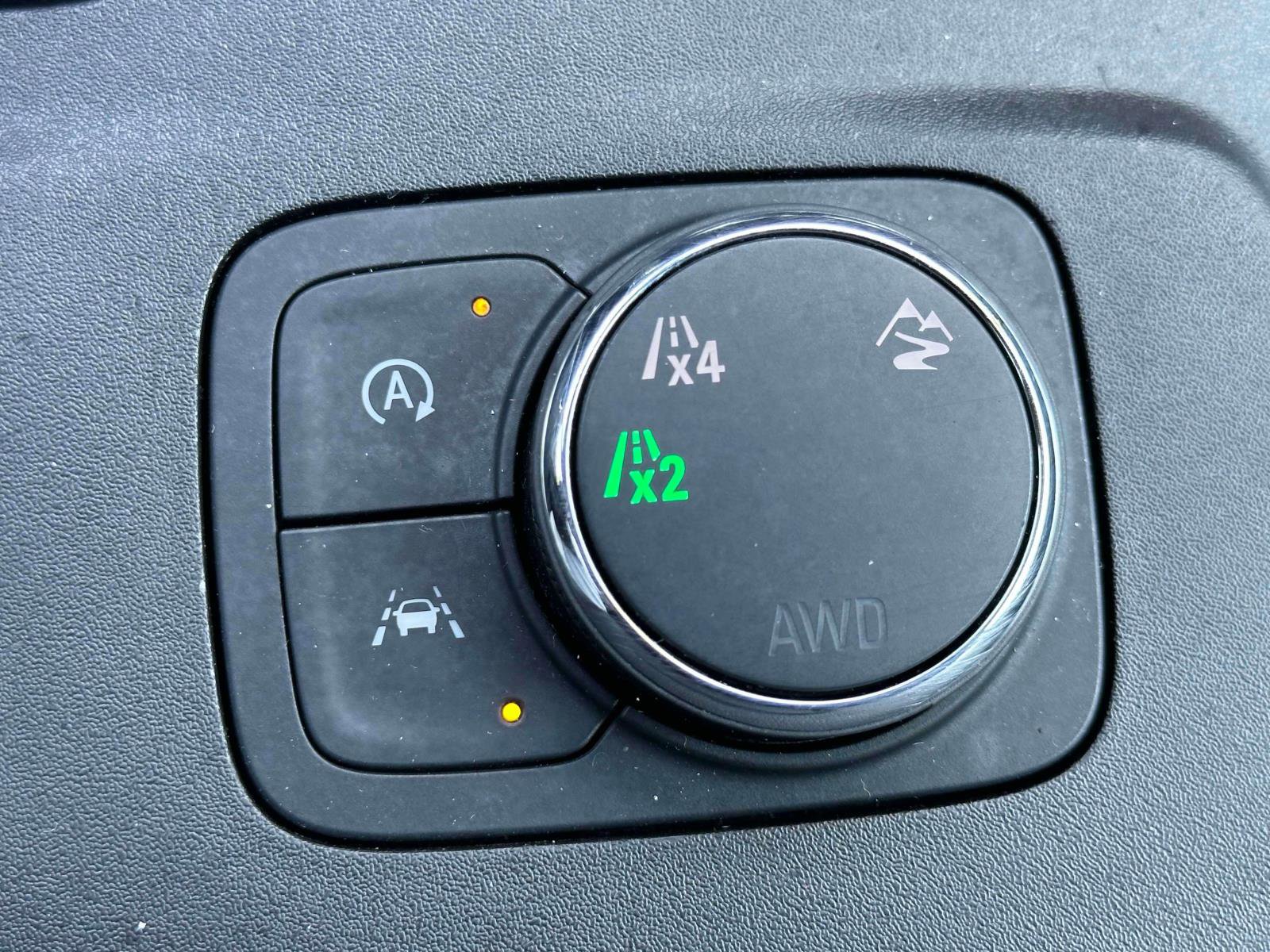 Used 2023 Chevrolet Traverse LT image 31