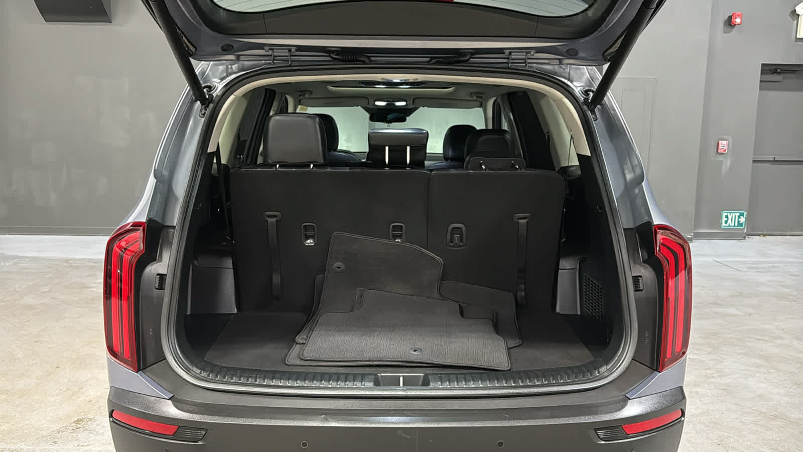 Used 2020 Kia Telluride EX AWD/4WD image 30