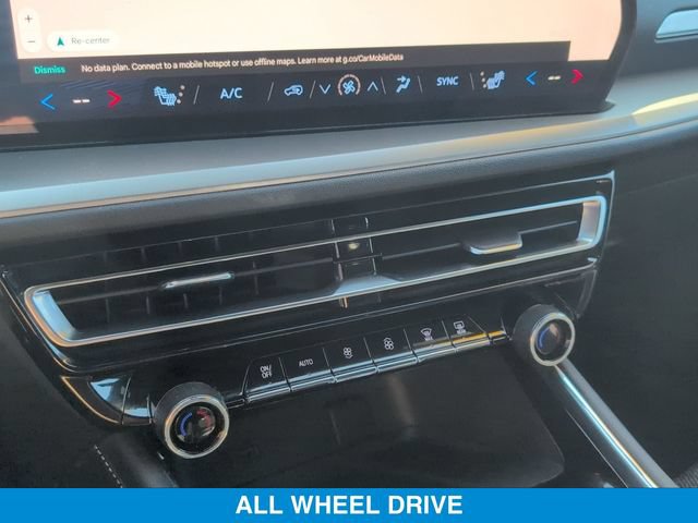 Used 2025 Chevrolet Traverse LT w/ Sun and Wheel Package AWD/4WD image 24