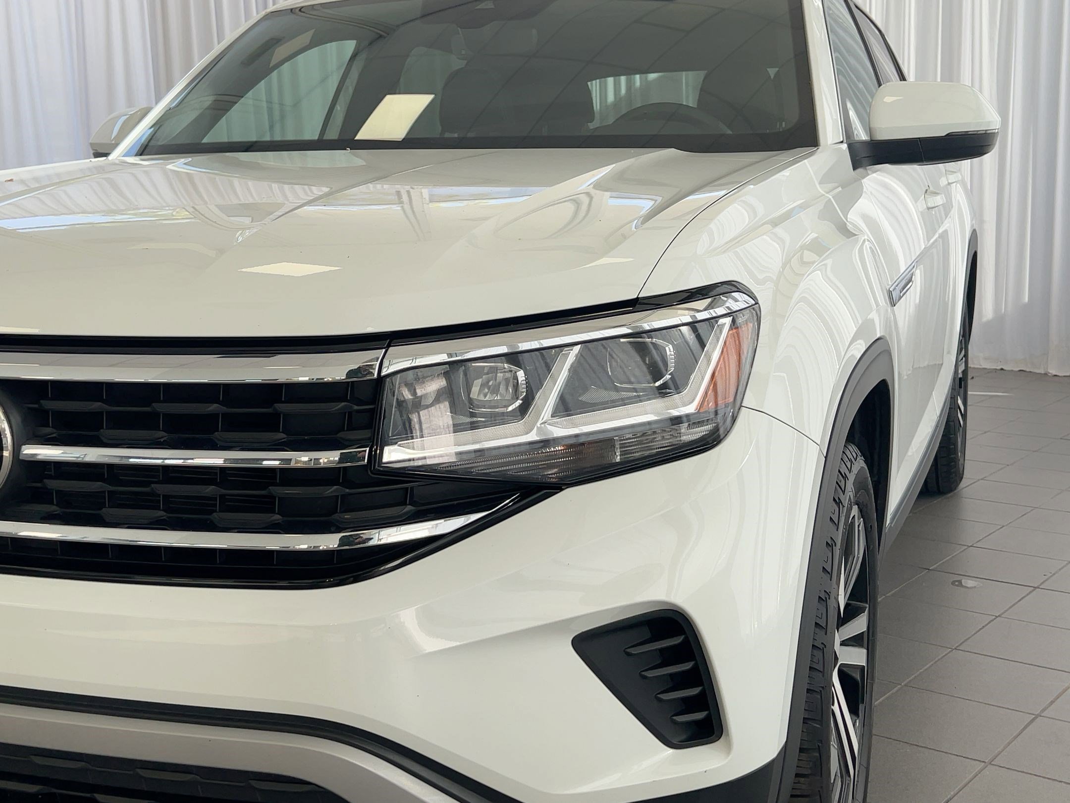 Used 2022 Volkswagen Atlas Cross Sport SEL image 21