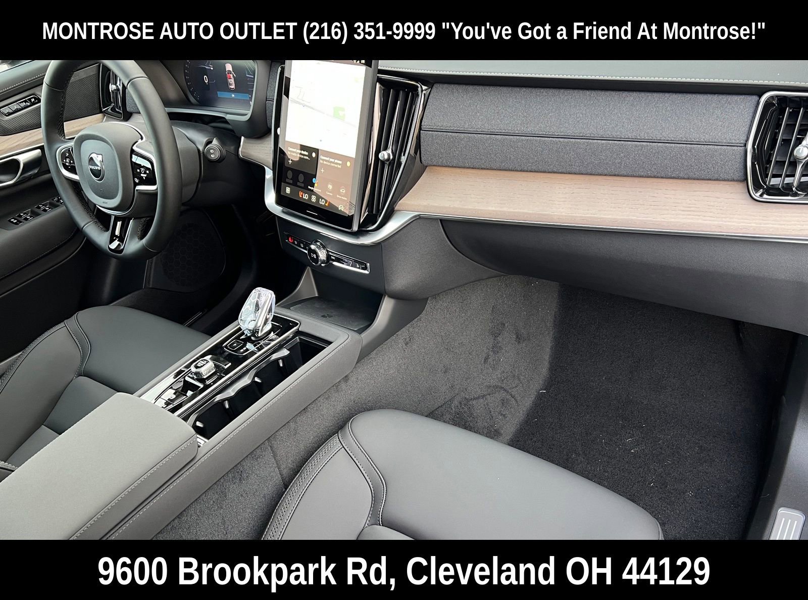 New 2026 Volvo XC90 B6 Plus w/ Protection Package Premier image 17