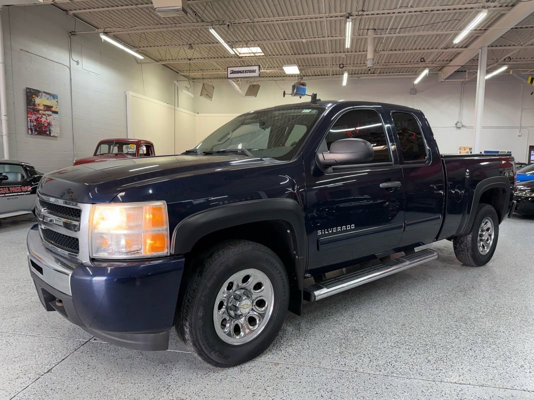 Used 2010 Chevrolet Silverado 1500 LT AWD/4WD image 1