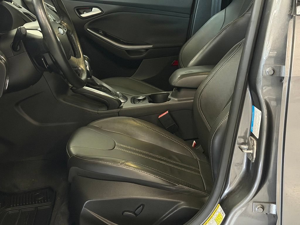 Used 2012 Ford Focus Titanium FWD image 11