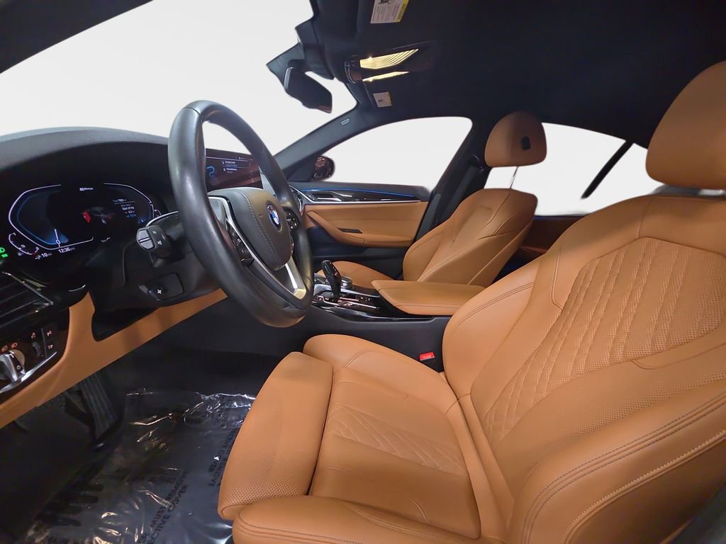 Used 2023 BMW 530e w/ Convenience Package image 16