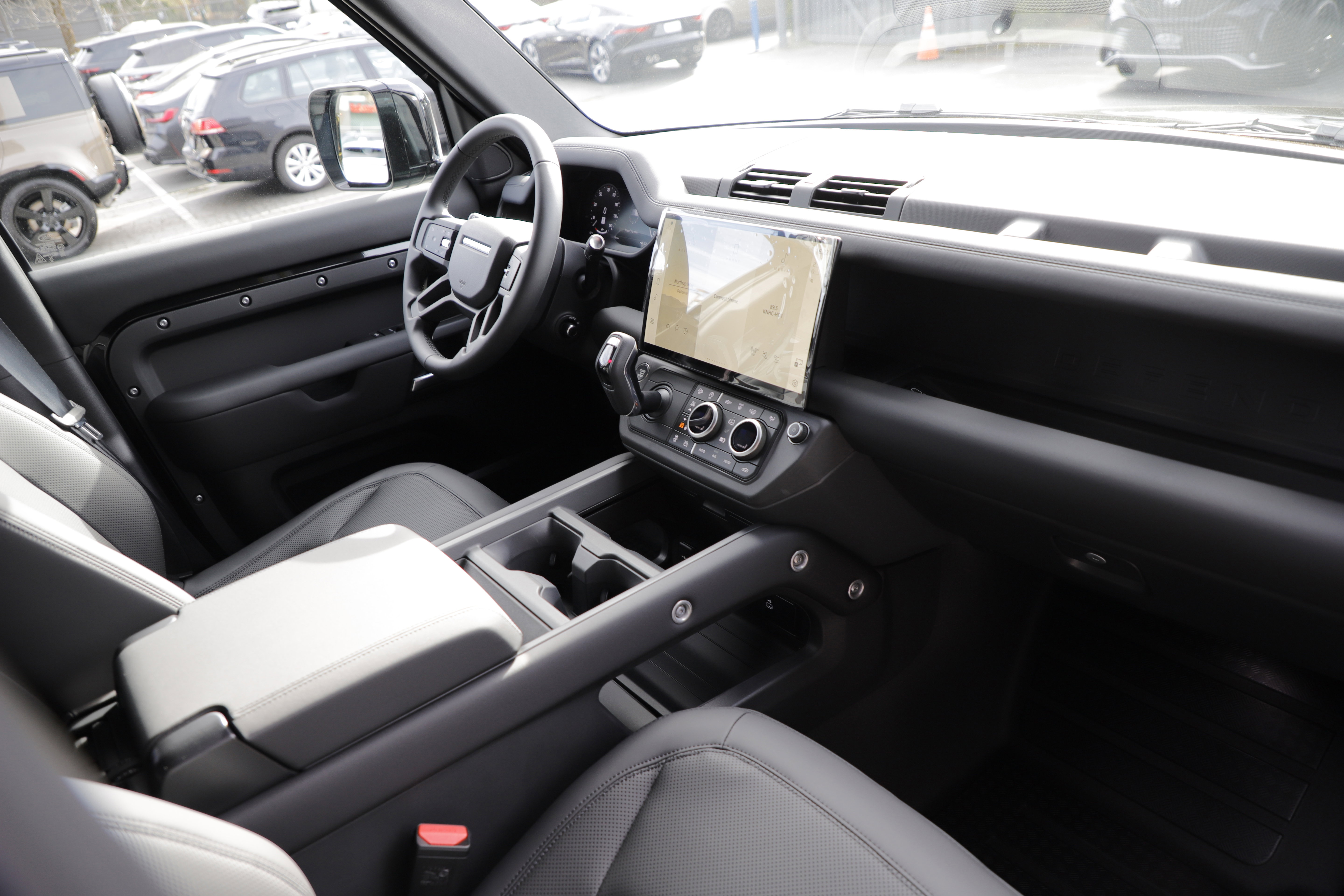 New 2026 Land Rover Defender 110 X-Dynamic SE image 13