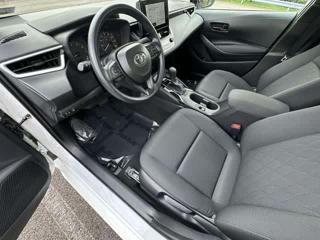 Used 2025 Toyota Corolla LE FWD image 13