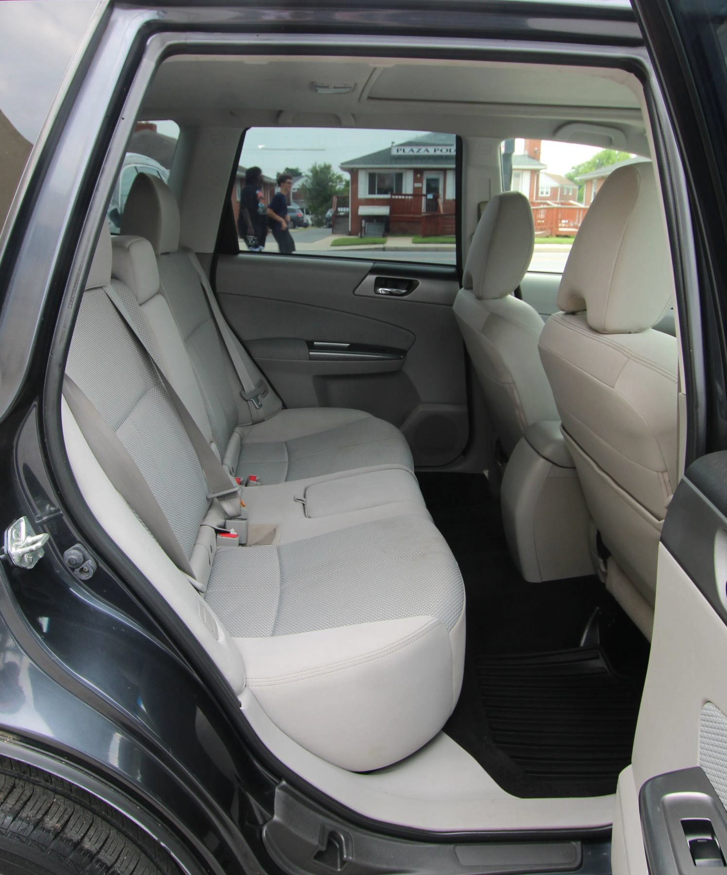 Used 2012 Subaru Forester 2.5X Premium w/ All-Weather Pkg AWD/4WD image 12