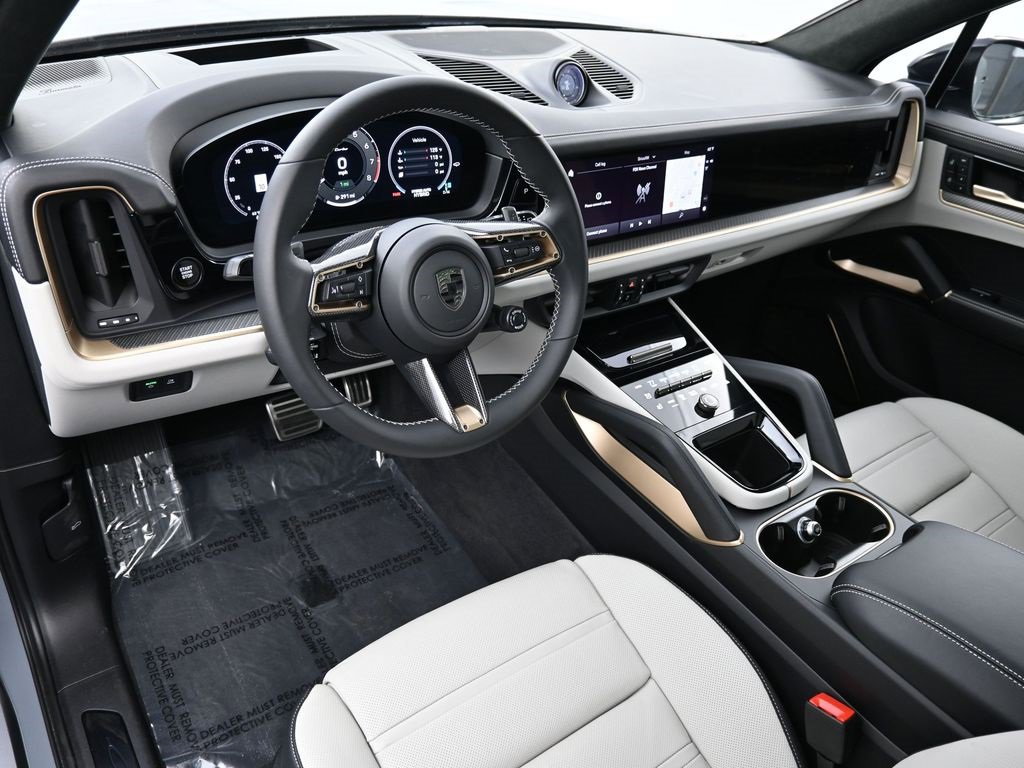 Used 2025 Porsche Cayenne Turbo image 4