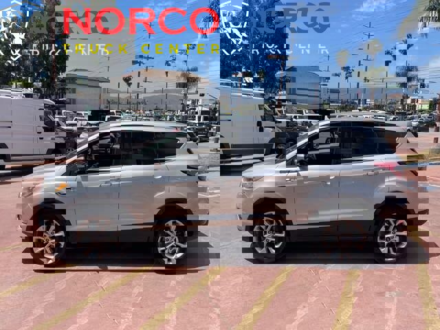 Used 2017 Ford Escape SE image 5