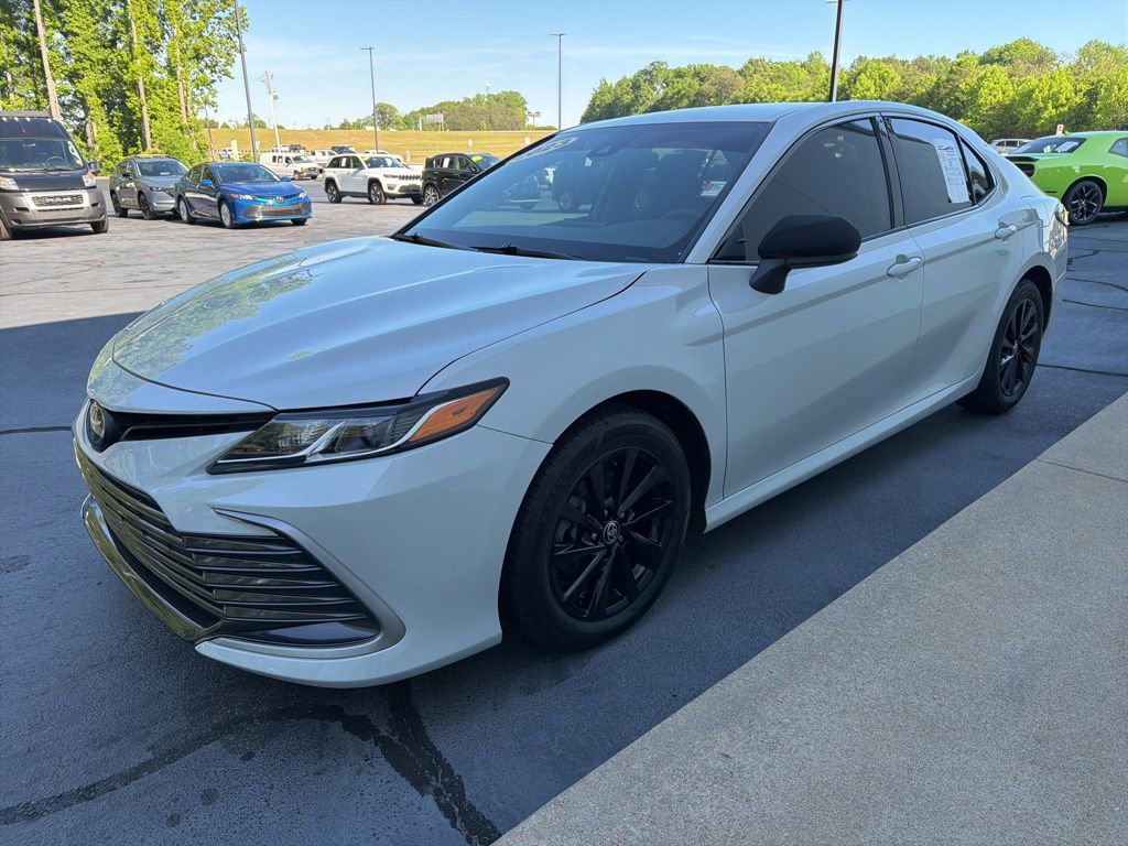 Used 2023 Toyota Camry LE FWD image 3