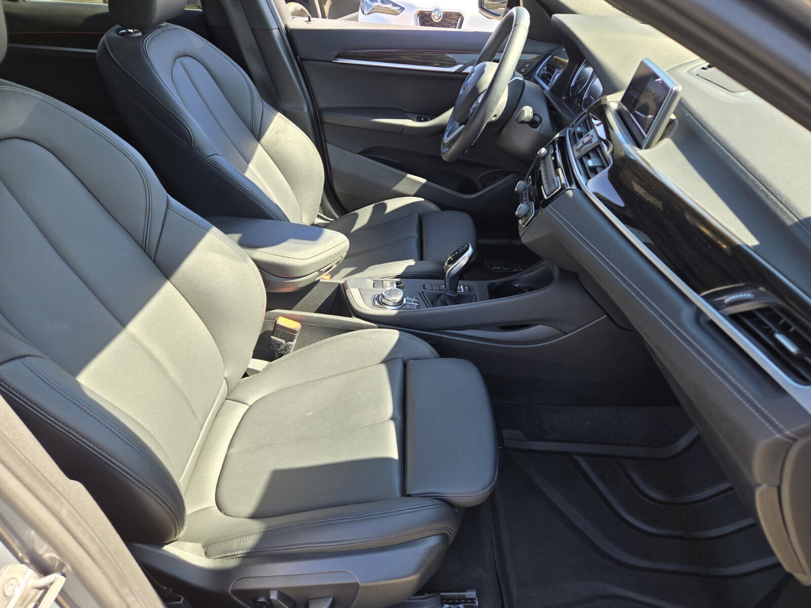 Used 2023 BMW X2 sDrive28i w/ Convenience Package image 16