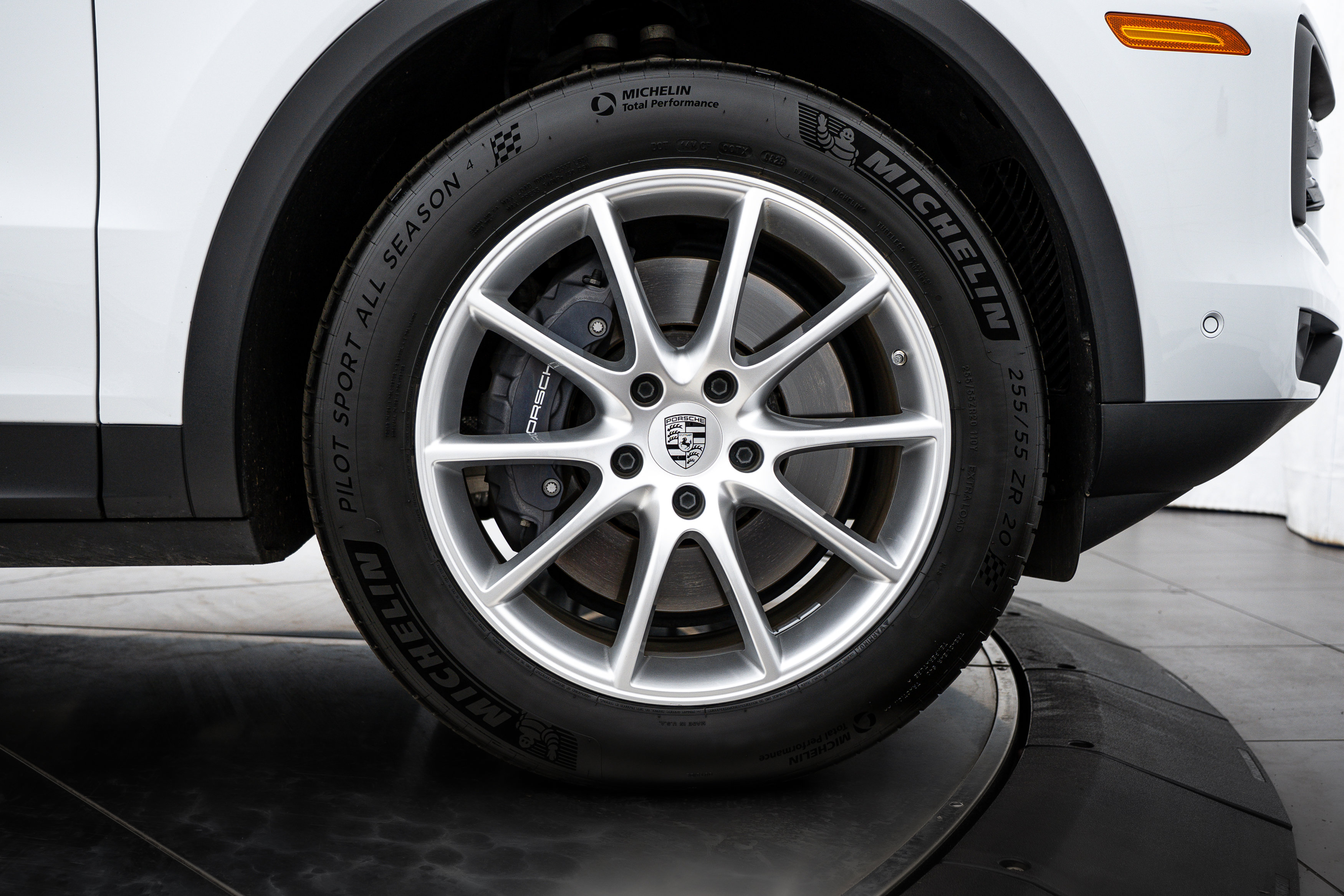 Certified 2024 Porsche Cayenne image 11