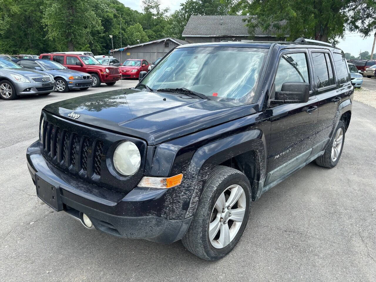 Used 2011 Jeep Patriot Latitude w/ Sun/Sound Group AWD/4WD image 4