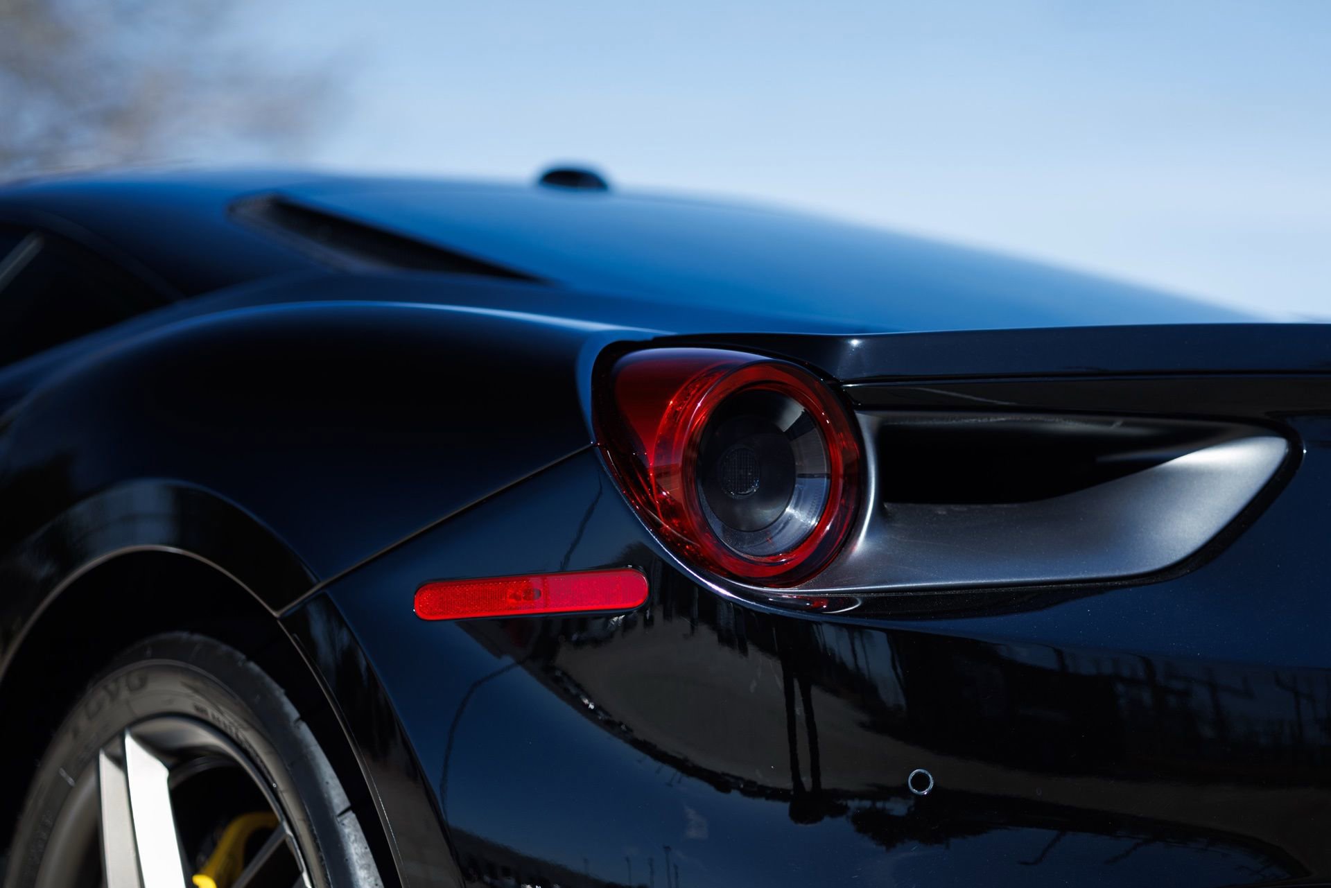 Used 2017 Ferrari 488 GTB image 25