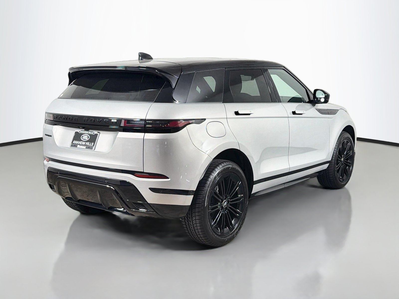 Certified 2026 Land Rover Range Rover Evoque Dynamic SE AWD/4WD image 5