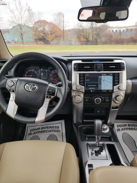 Used 2022 Toyota 4Runner SR5 Premium image 9