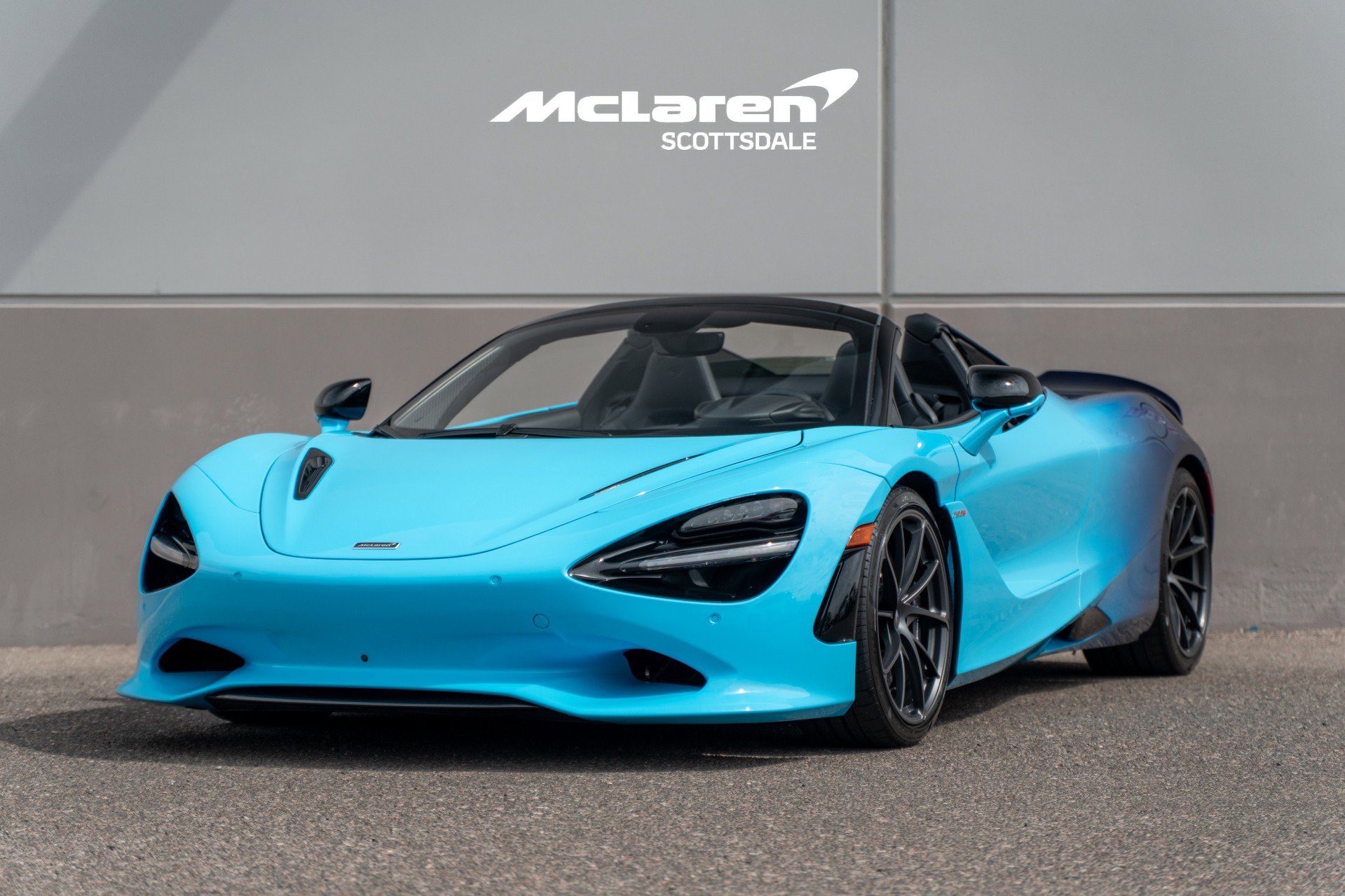 Used 2025 McLaren 750S Spider RWD image 3