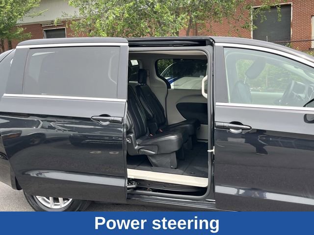 Used 2023 Chrysler Pacifica Touring-L FWD image 26