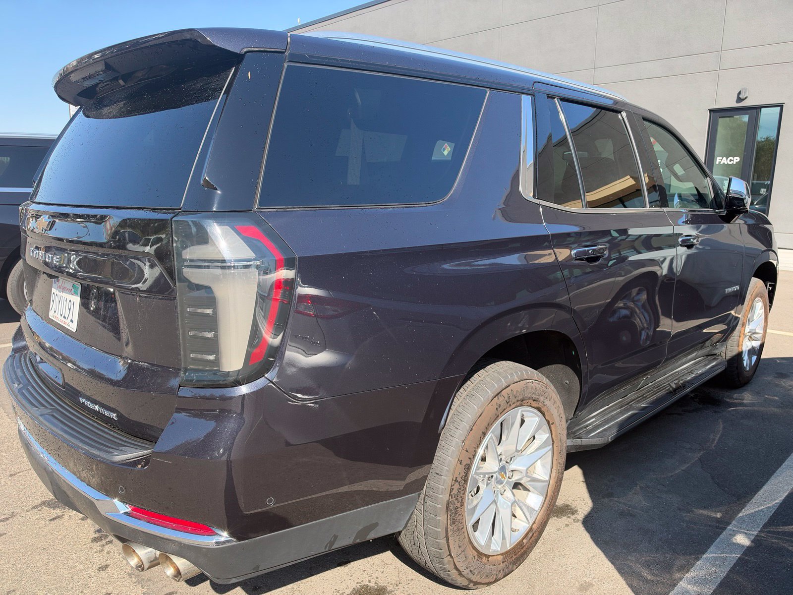 Used 2025 Chevrolet Tahoe Premier AWD/4WD image 3