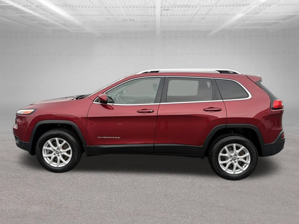 Used 2017 Jeep Cherokee Latitude w/ Cold Weather Group AWD/4WD image 7