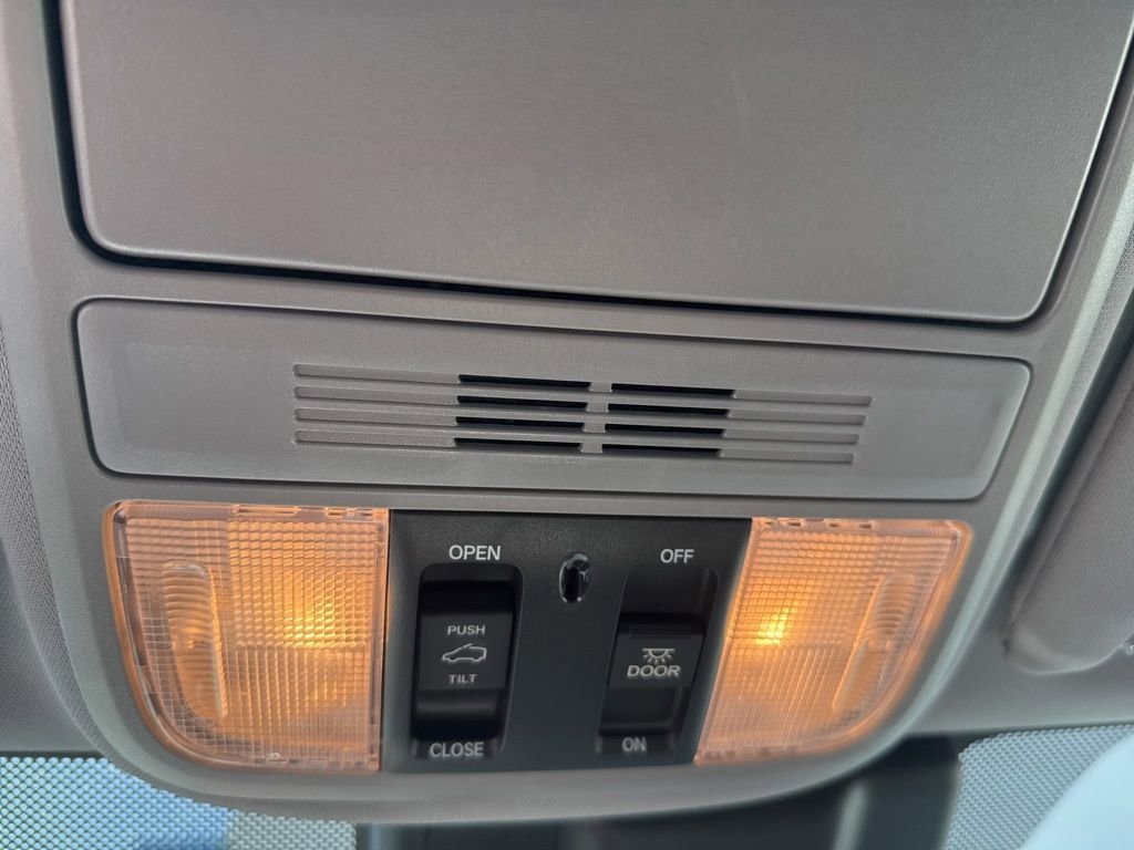 Used 2019 Honda Odyssey EX-L image 18