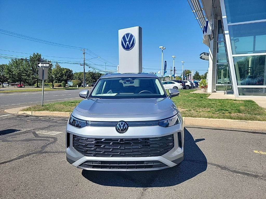 New 2025 Volkswagen Tiguan SE