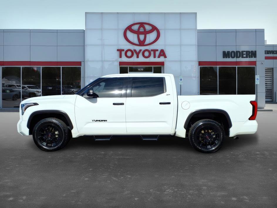 Used 2022 Toyota Tundra SR5 w/ Convenience Package image 3