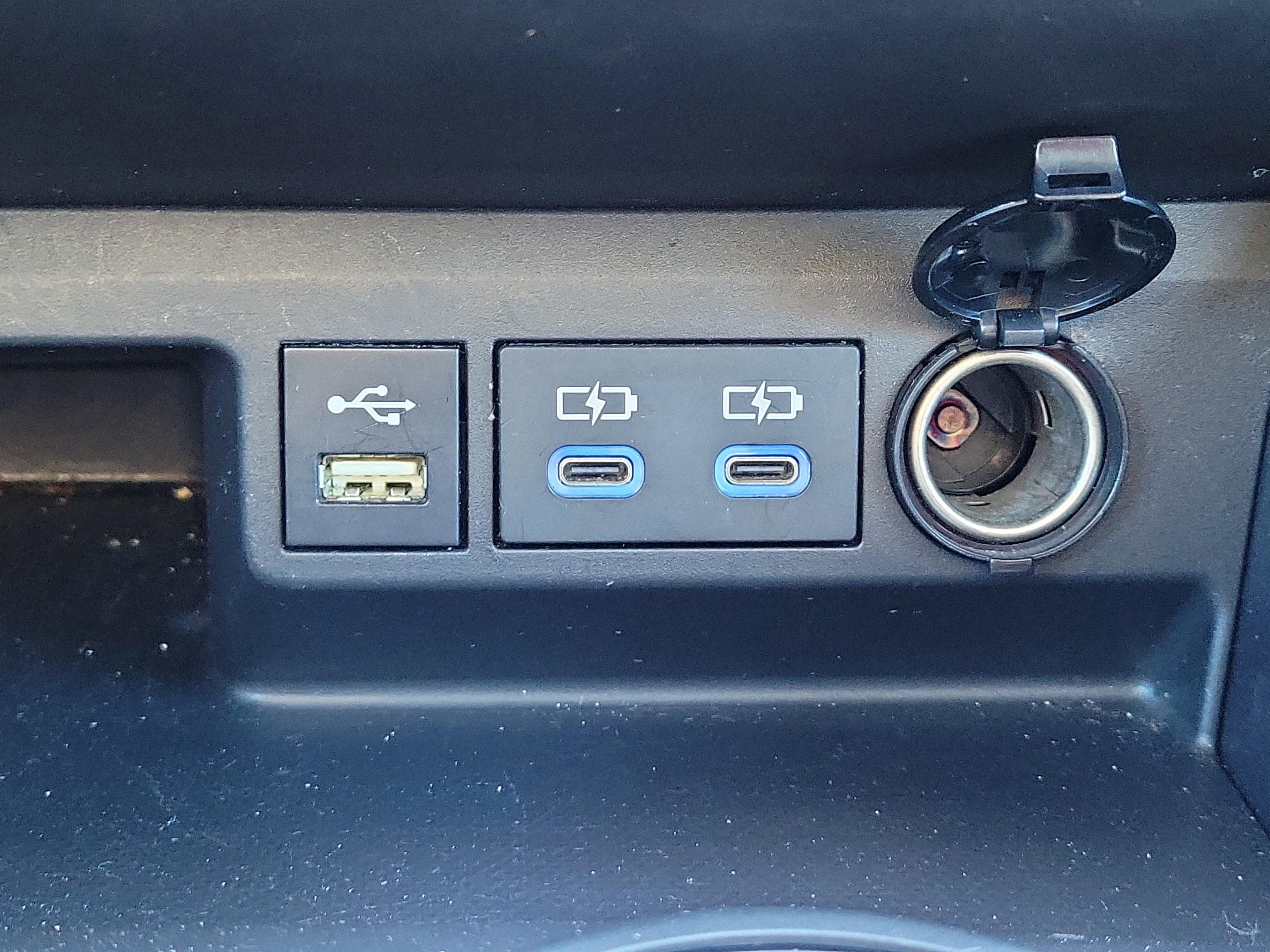 Used 2022 Toyota Highlander XLE image 28