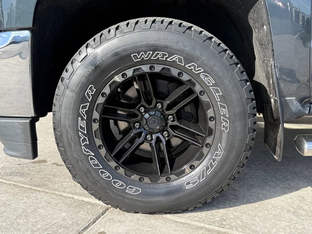 Used 2019 Chevrolet Silverado 1500 LT AWD/4WD image 24