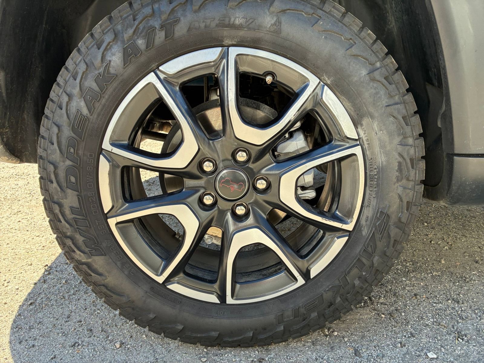 Used 2025 Jeep Compass Trailhawk AWD/4WD image 29