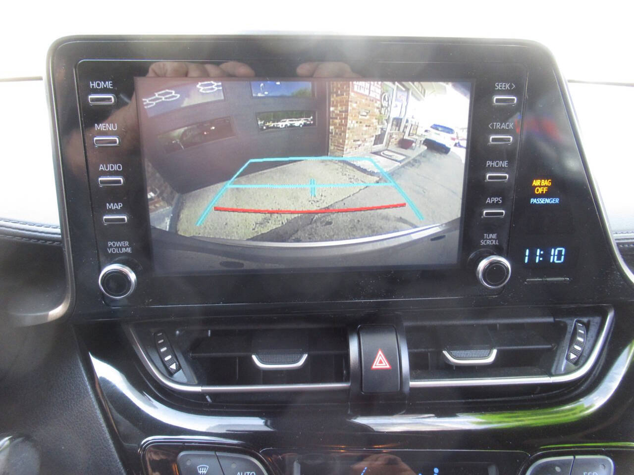 Used 2019 Toyota C-HR LE FWD image 25