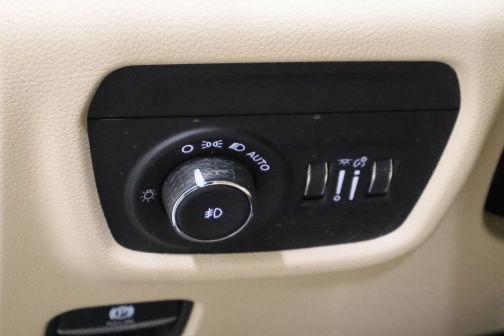 Used 2021 Jeep Grand Cherokee L Limited image 23