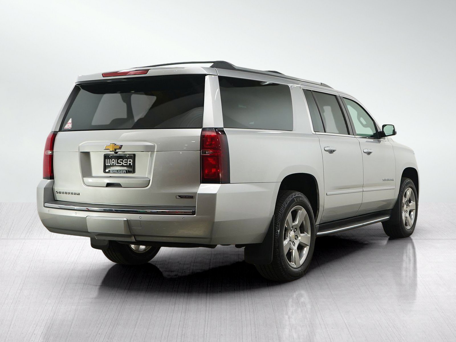 Used 2018 Chevrolet Suburban Premier AWD/4WD image 5