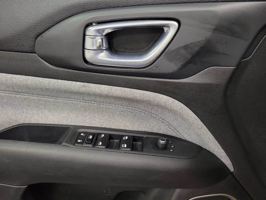 Used 2024 Jeep Compass Latitude AWD/4WD image 19