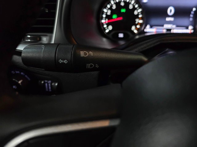 Used 2021 Jeep Renegade Latitude AWD/4WD image 19