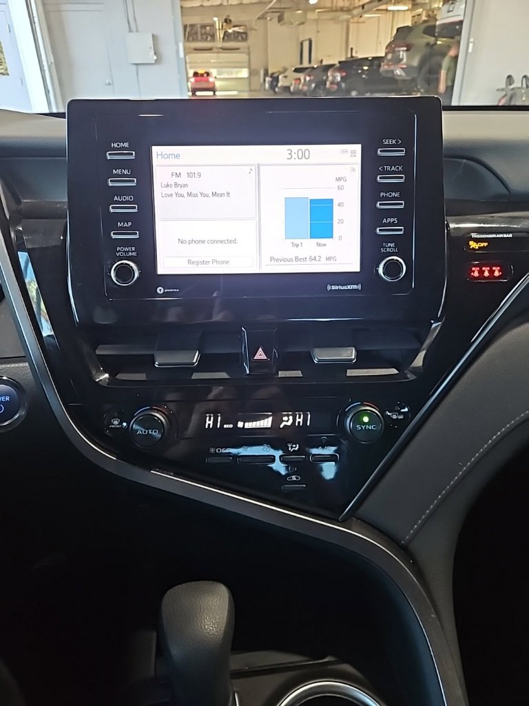 Used 2023 Toyota Camry LE image 29