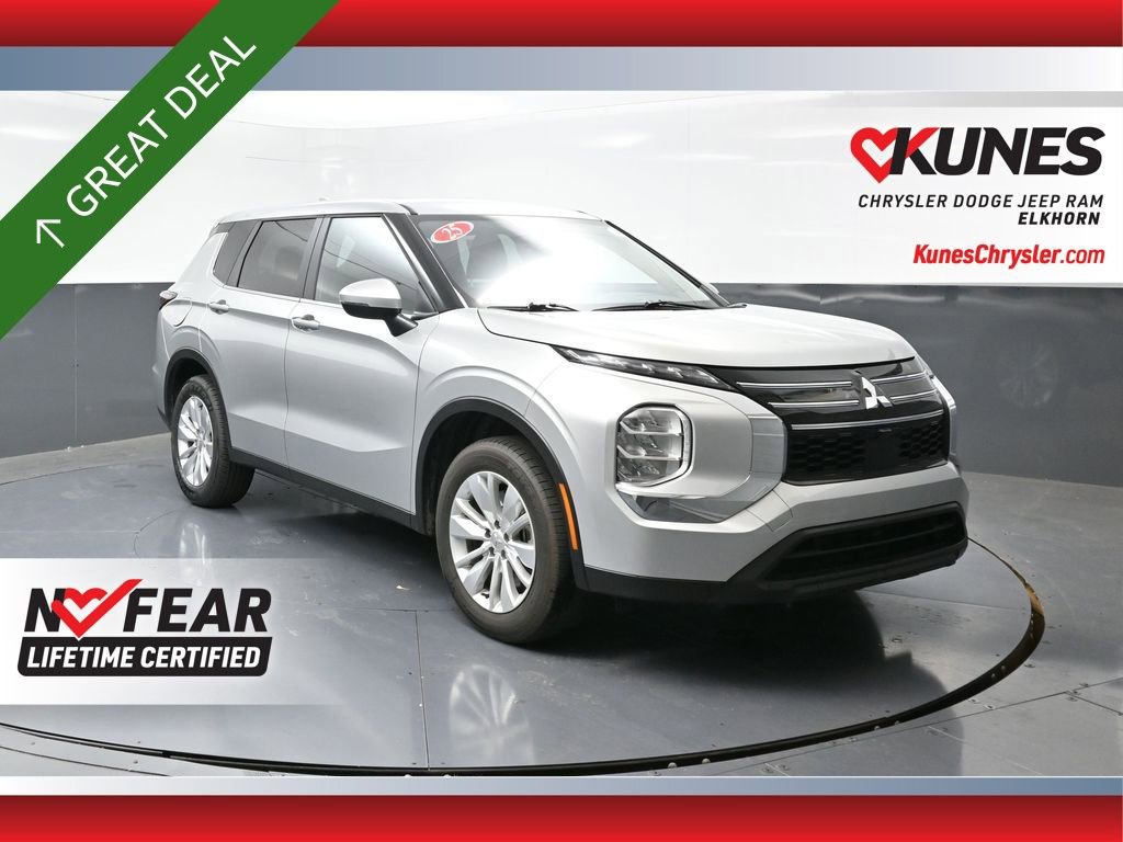 Used 2025 Mitsubishi Outlander ES image 1