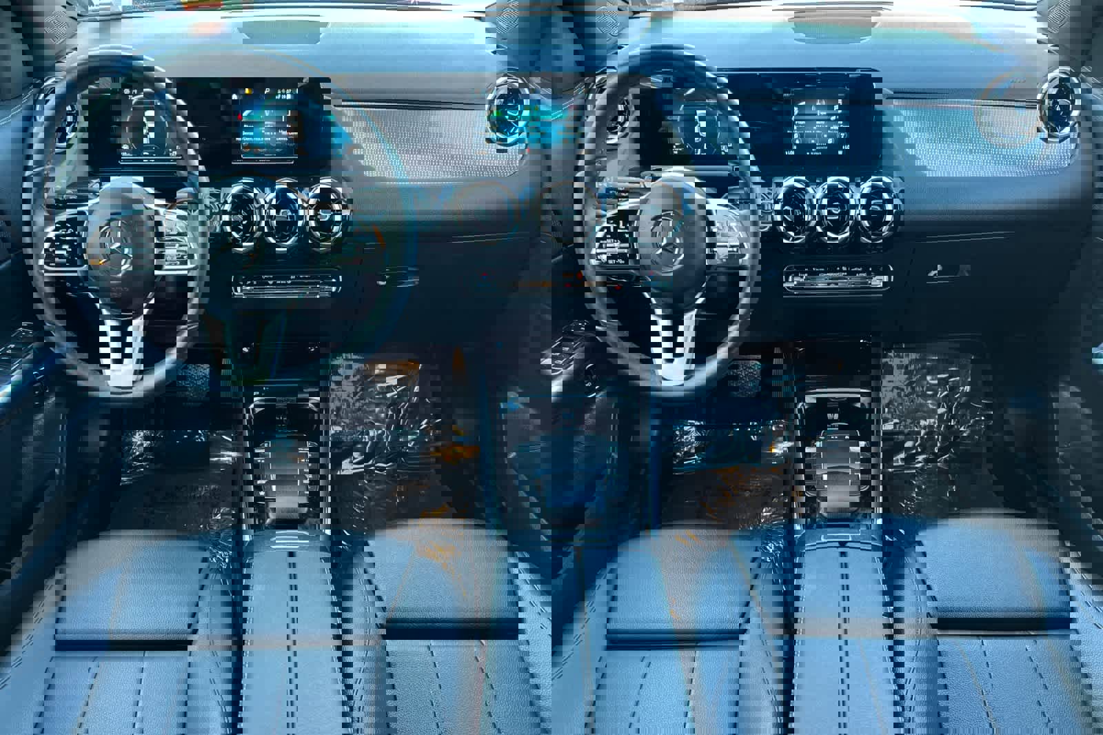 Used 2021 Mercedes-Benz GLA 250 4MATIC image 3