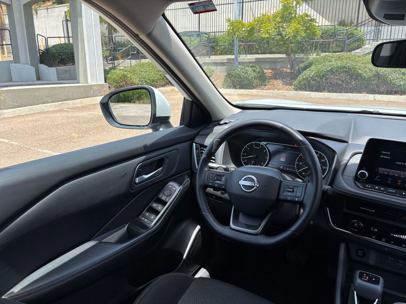 Used 2025 Nissan Rogue SV FWD image 36