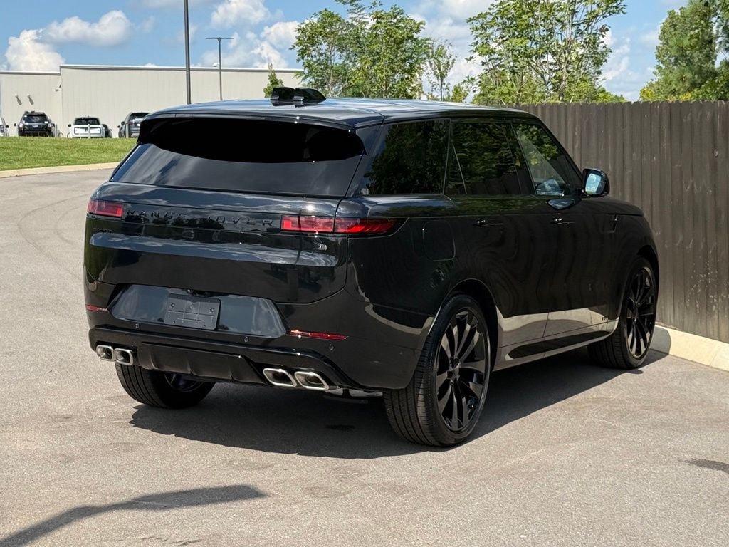 New 2026 Land Rover Range Rover Sport Dynamic SE AWD/4WD image 6
